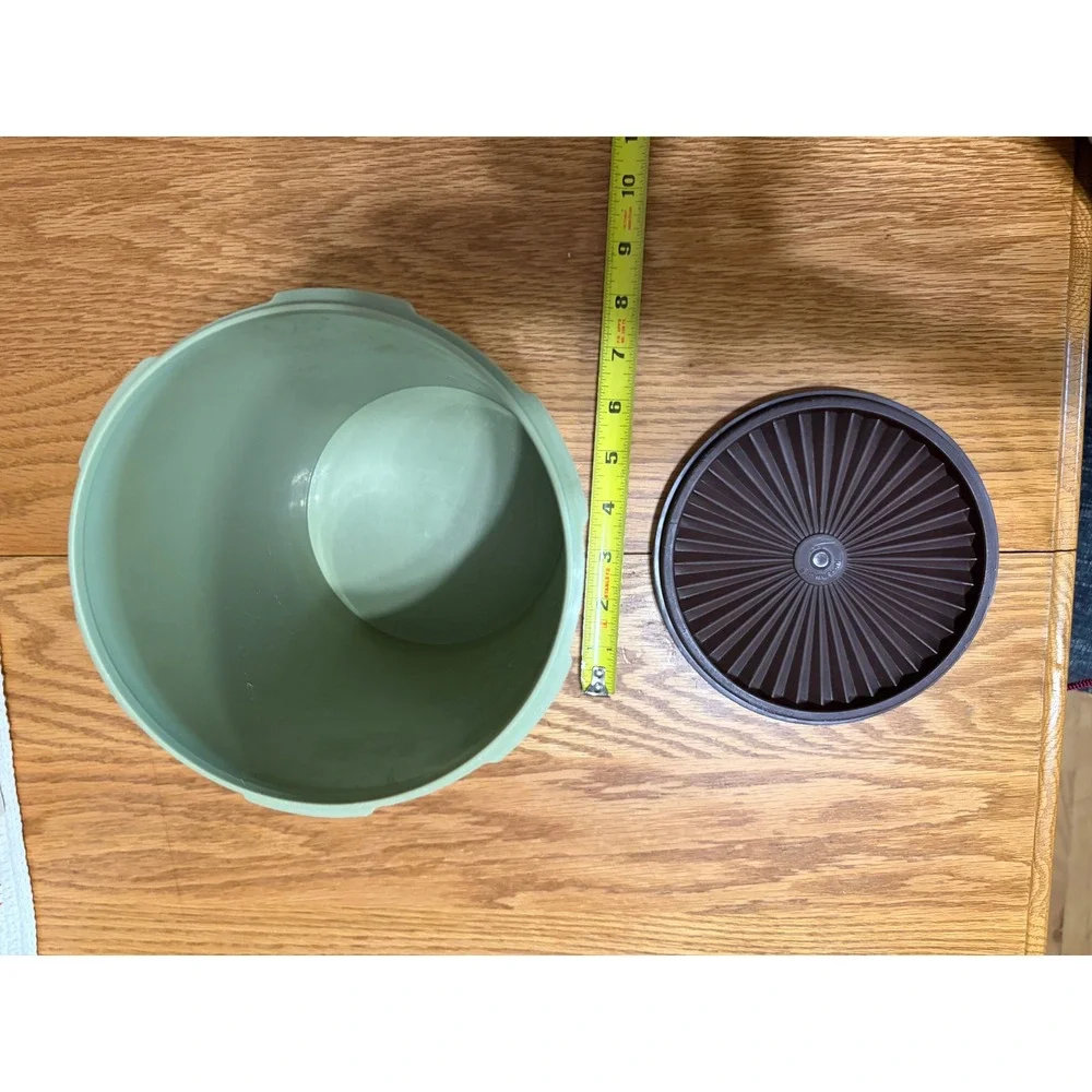 Vintage Tupperware Servalier Canister 808-14 Avocado Green Sunburst Daisy Brown